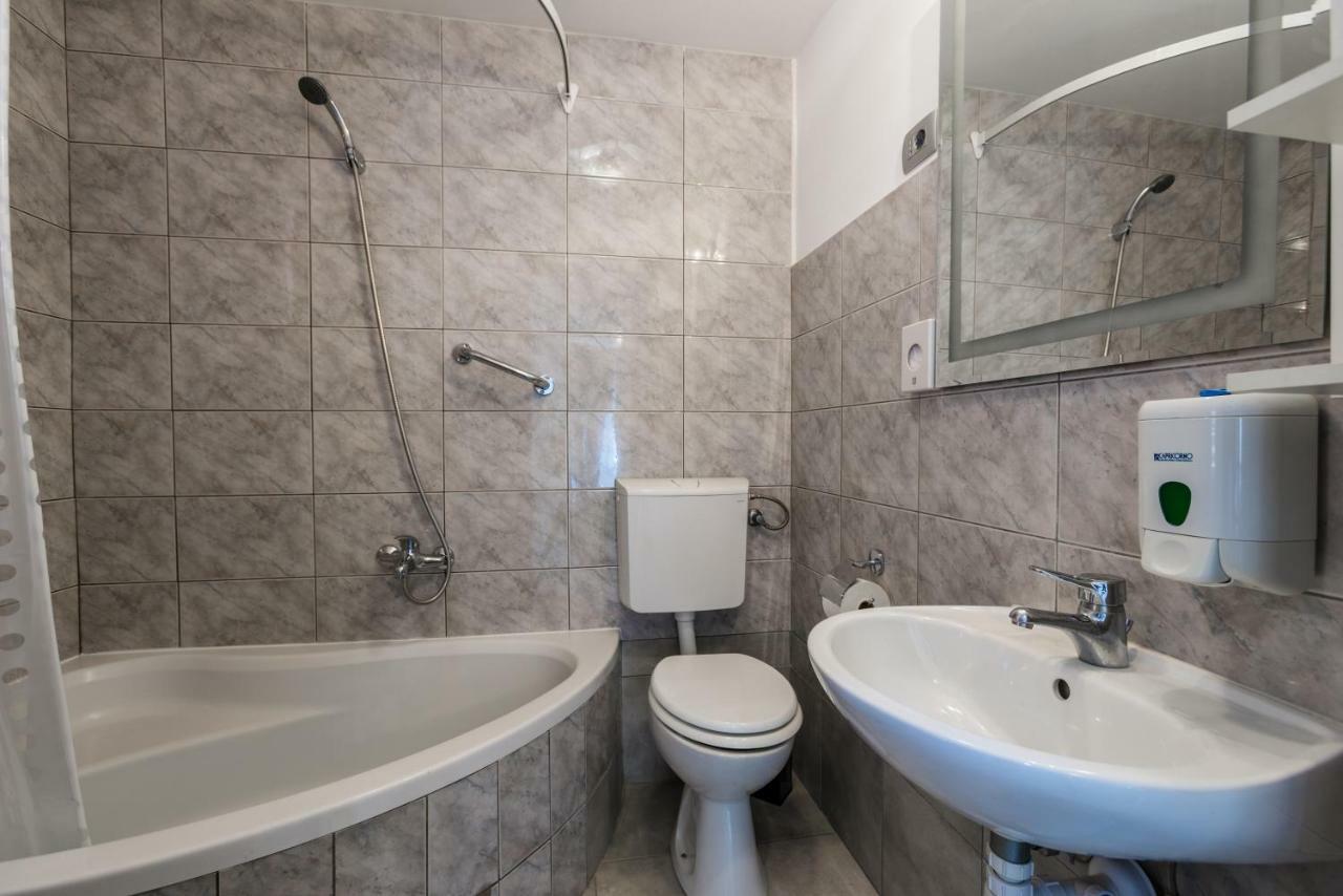 Nona Lena Studio Apartment Split Ngoại thất bức ảnh